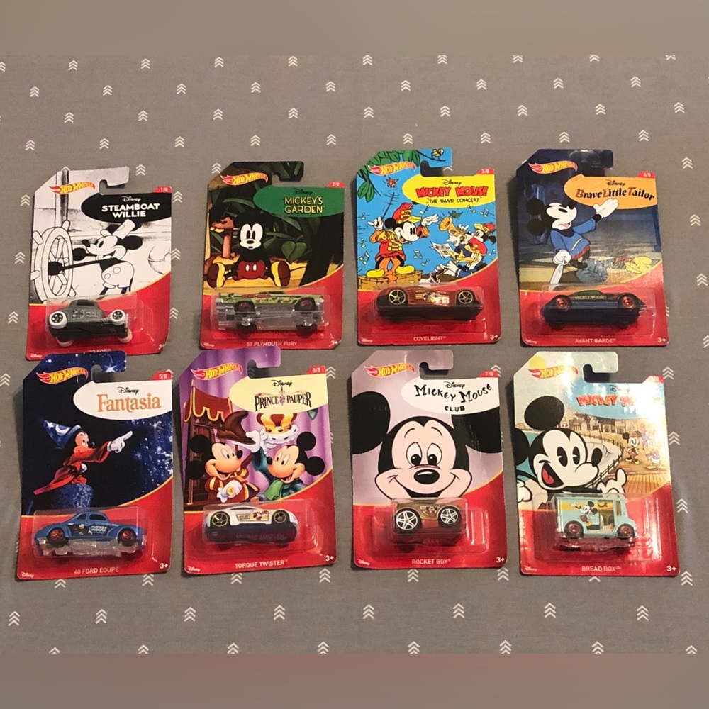 Hot wheels 2018 Disney micky mouse series complete set of 8 cars